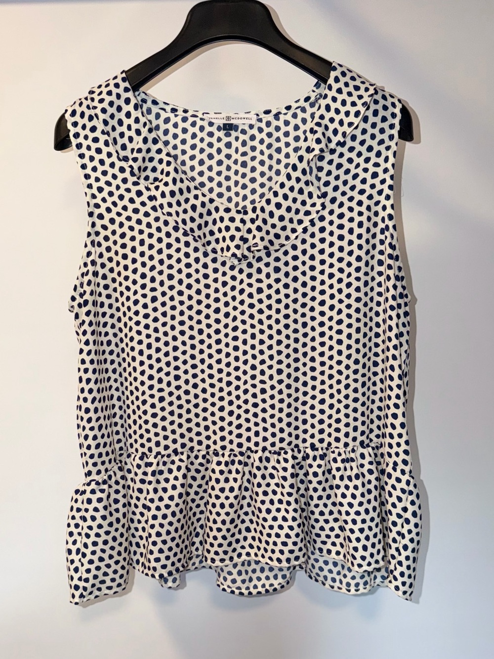 Sleeveless Polka Dot Ruffle-Hem Camisole - White/Navy